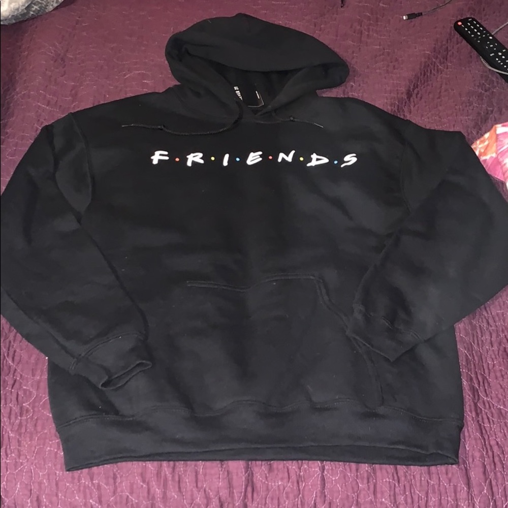 FRIENDS SWEATSHIRT-FOREVER 21